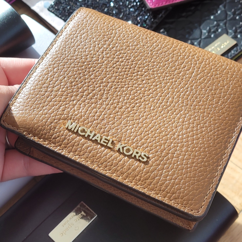 MK | Luggage bifold wallet